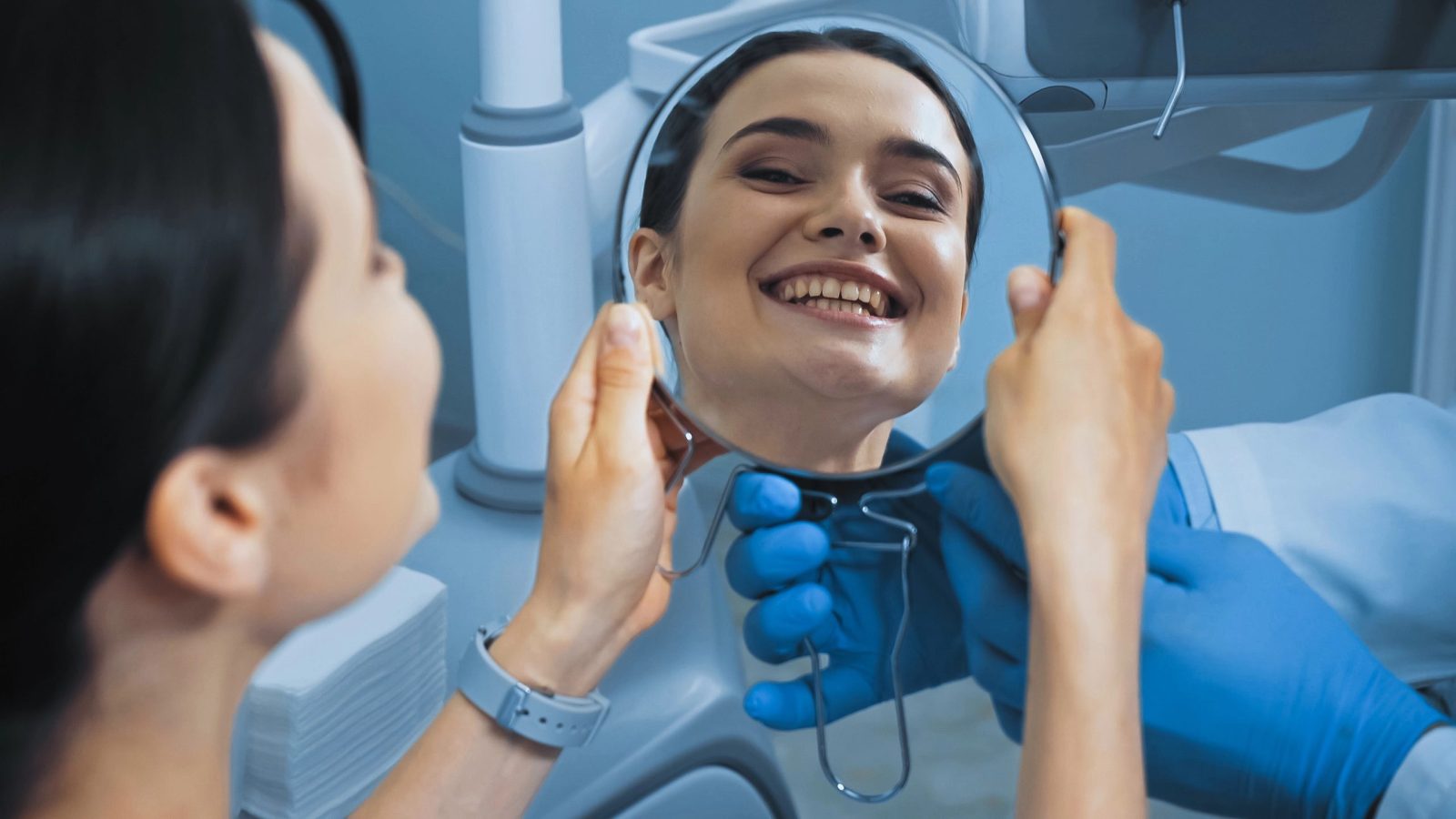 All on 4 Dental Implants vs Dentures: Which Is the Better Option for You?